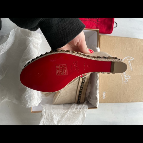 ❌SOLD❌Christian Louboutin Veau Velours Cataclou 120 Wedge Sandals Sable Corne - Picture 9 of 11